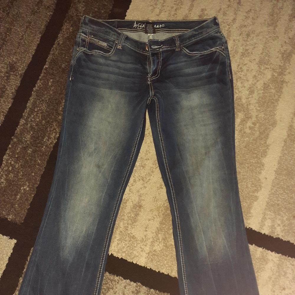 Ariya Jeans